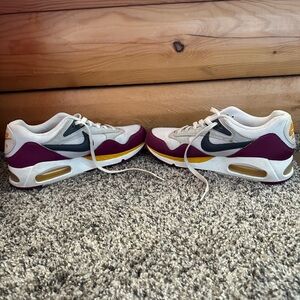 Women’s size 7.5 Nike Air Max in good condition